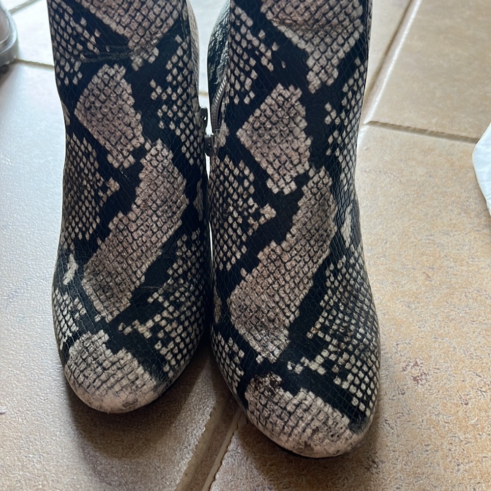 Snakeskin booties - Picture 3 of 3
